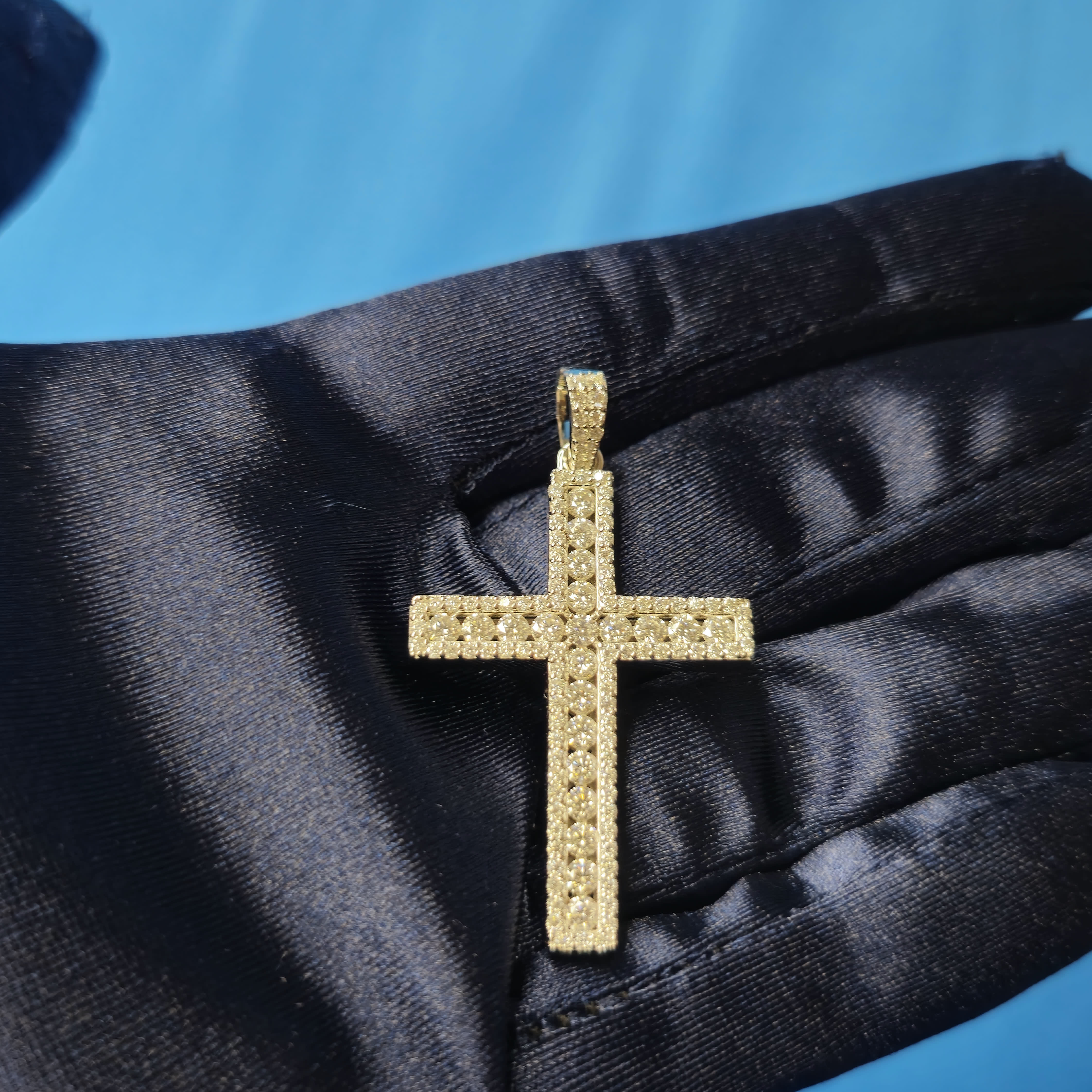 925 Sterling Silver Moissanite Elegant Diamond Cross Pendant