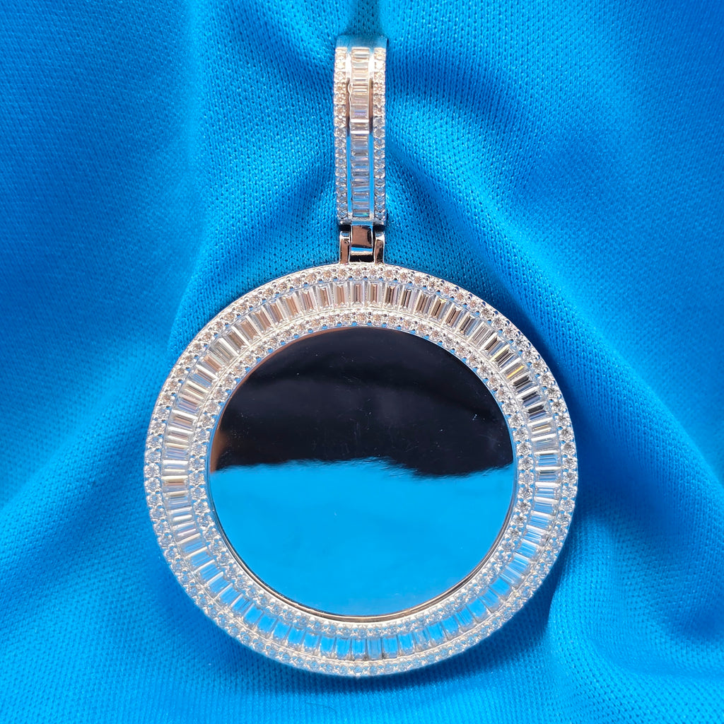 Moissanite 7.40 ctw Circle Memory Pendant