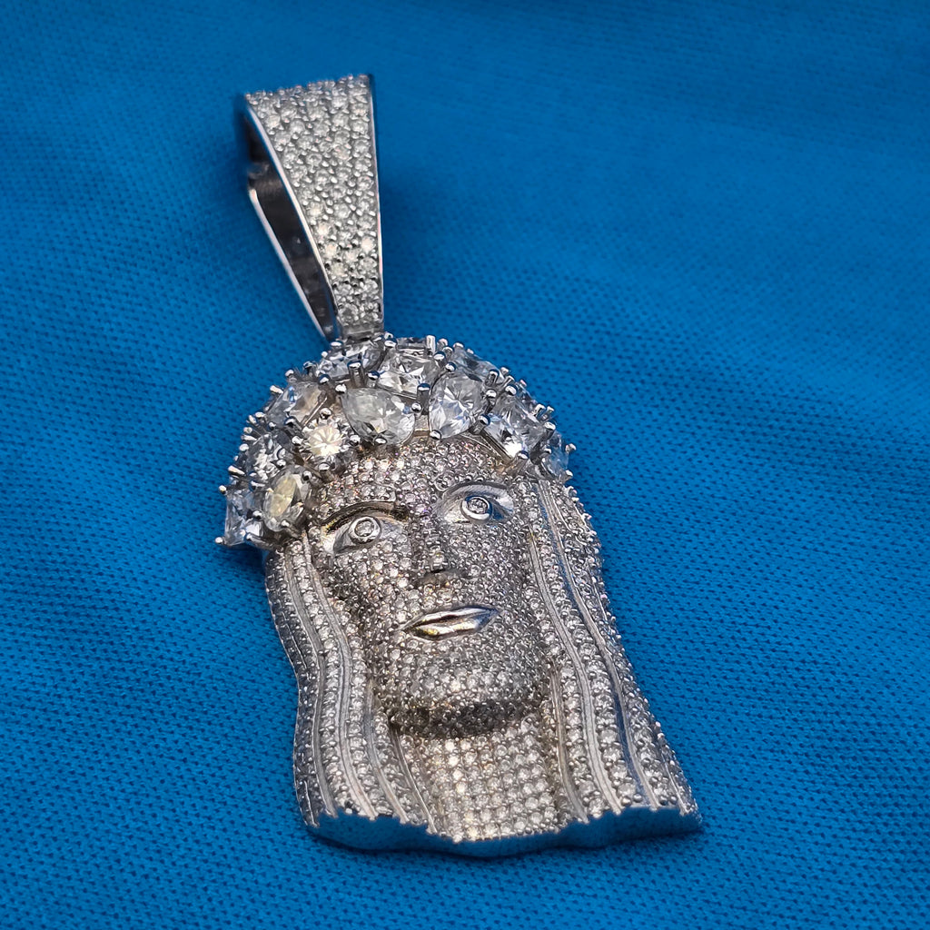House of Moissanite