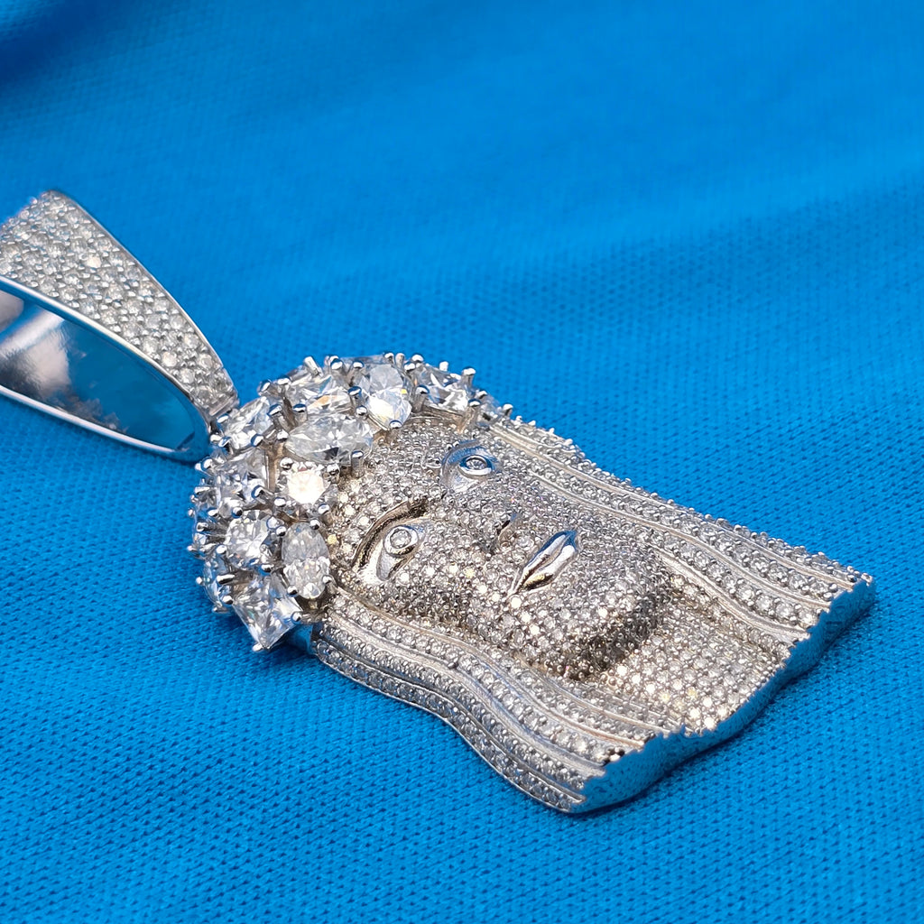 House of Moissanite