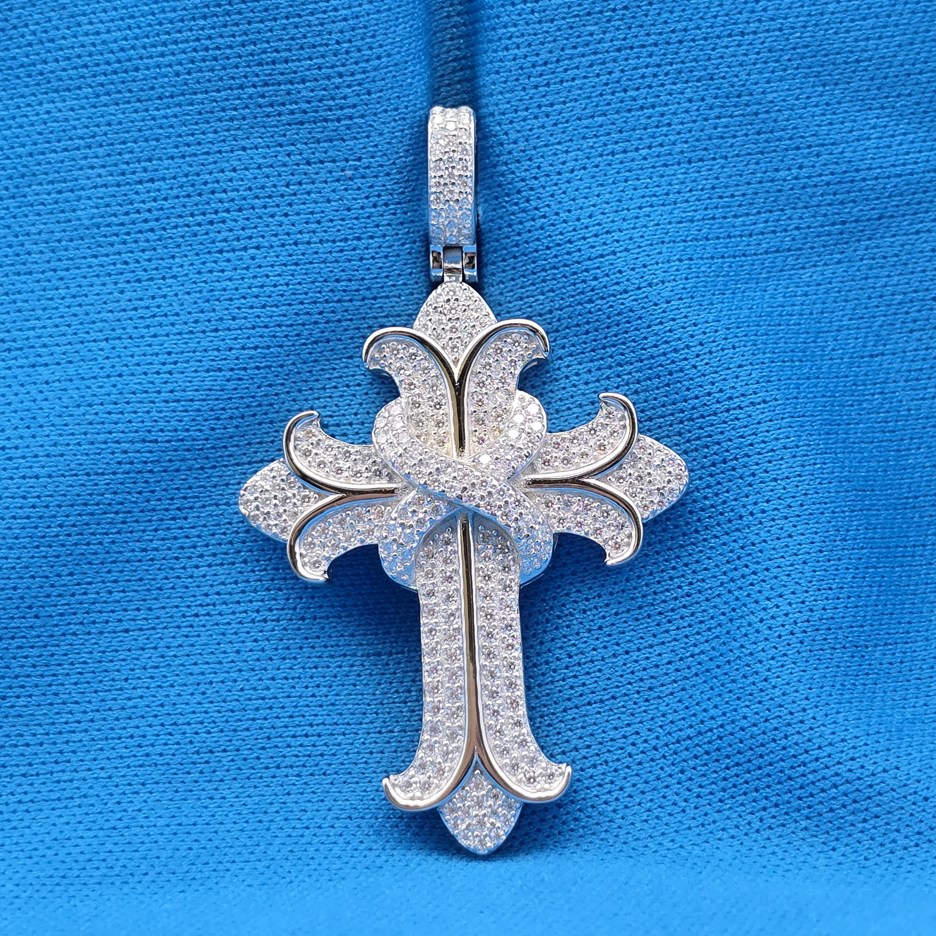 Moissanite 1.30 ctw Antique-Style Cross Pendant