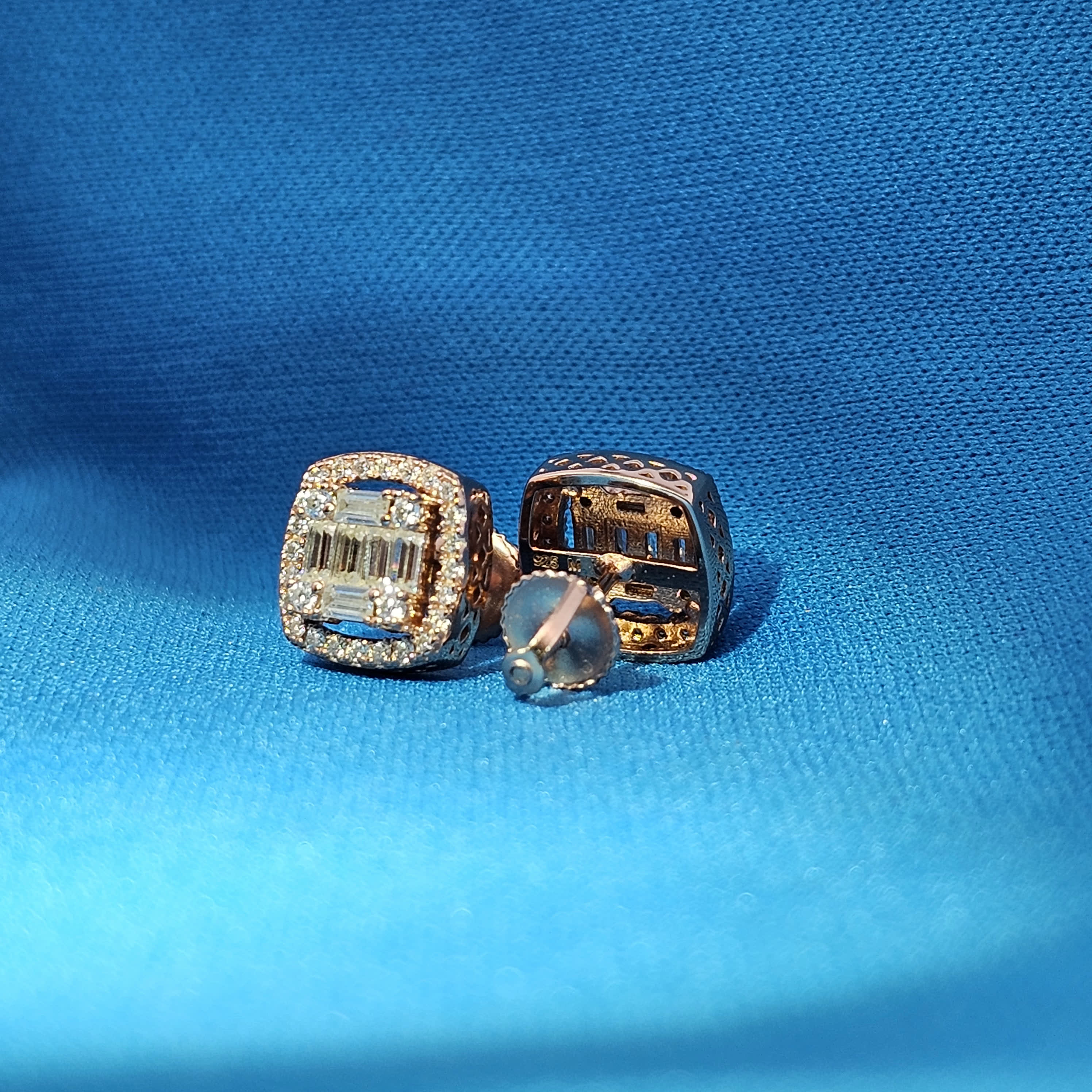 Moissanite 0.69 ctw Square Earrings