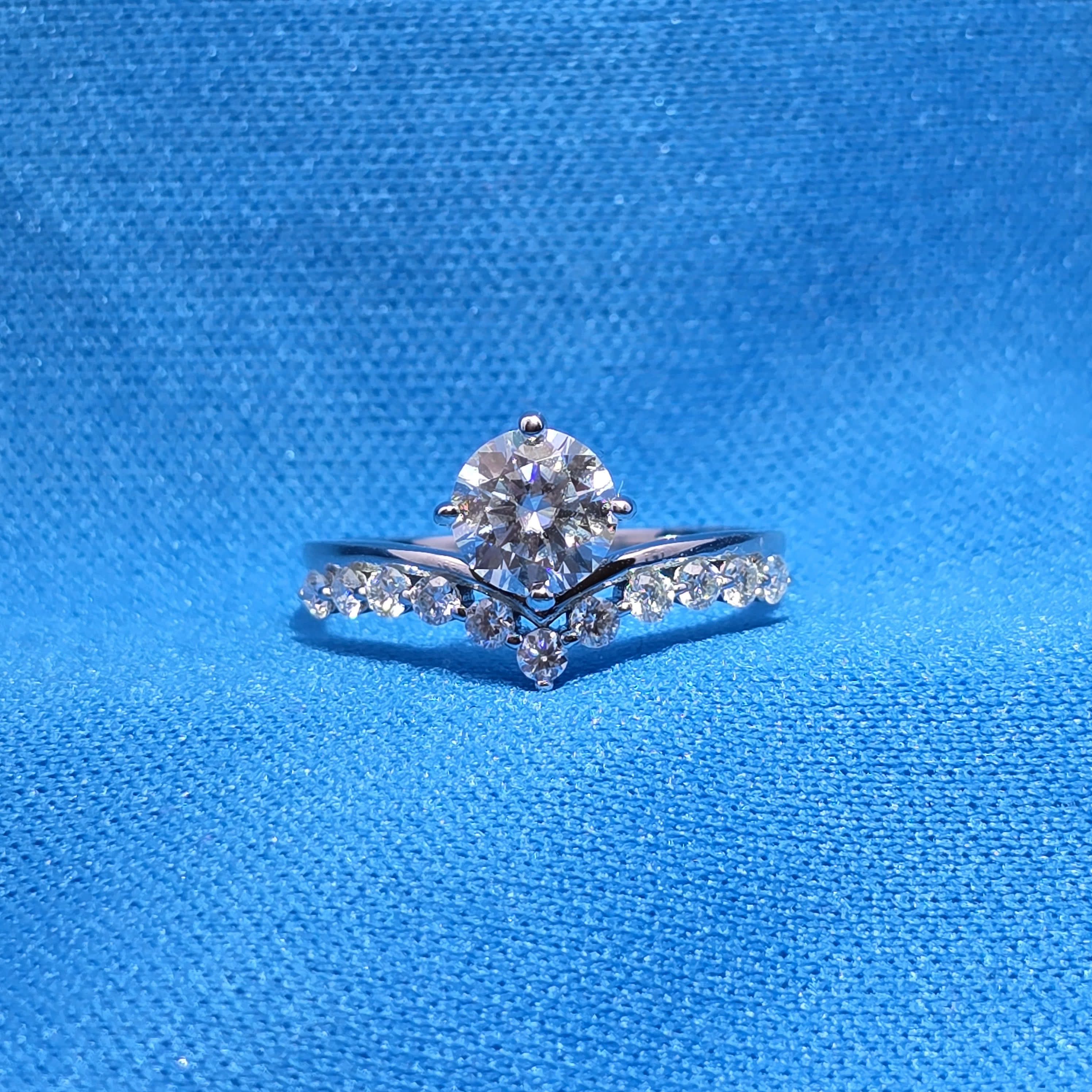 Moissanite 1.00 ctw Round Cut Ring