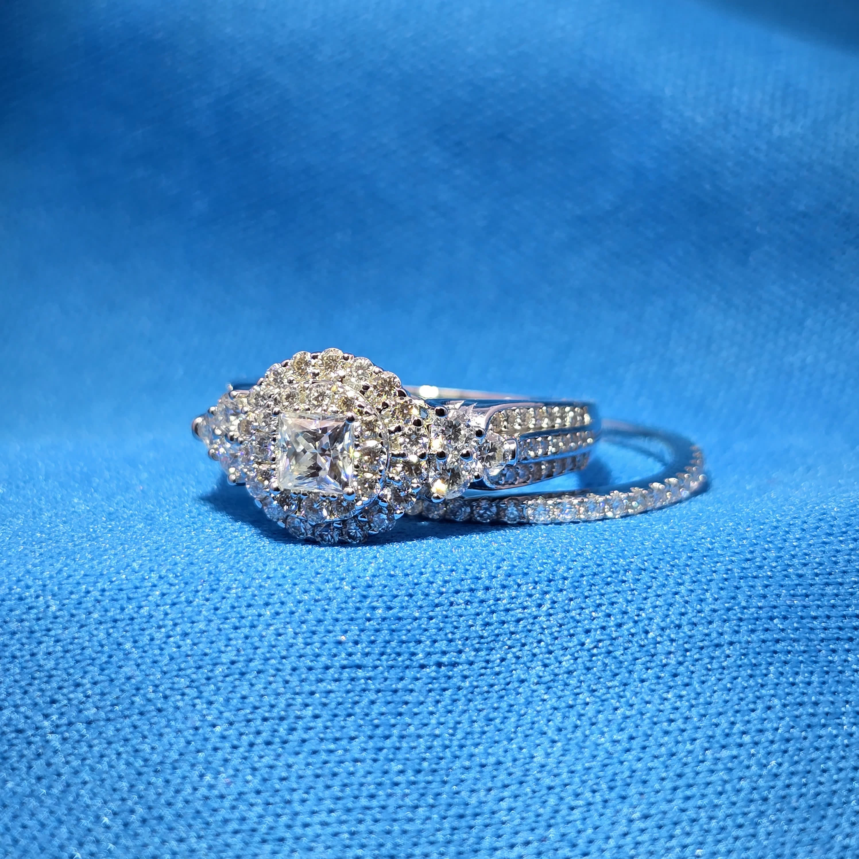 Moissanite 1.50 ctw Circle Ring