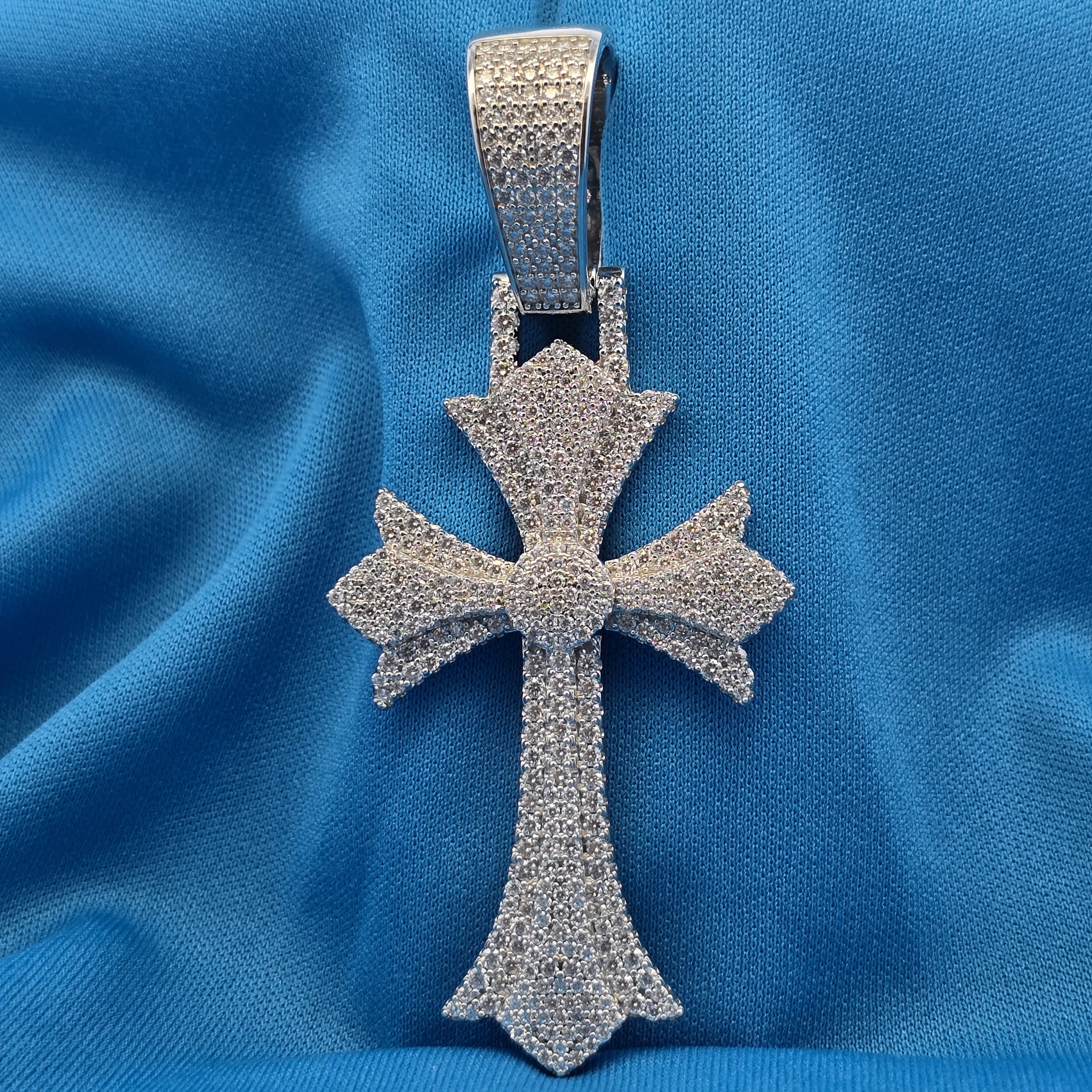 Moissanite 5.78 ctw Excellent Cross Fine Pendant