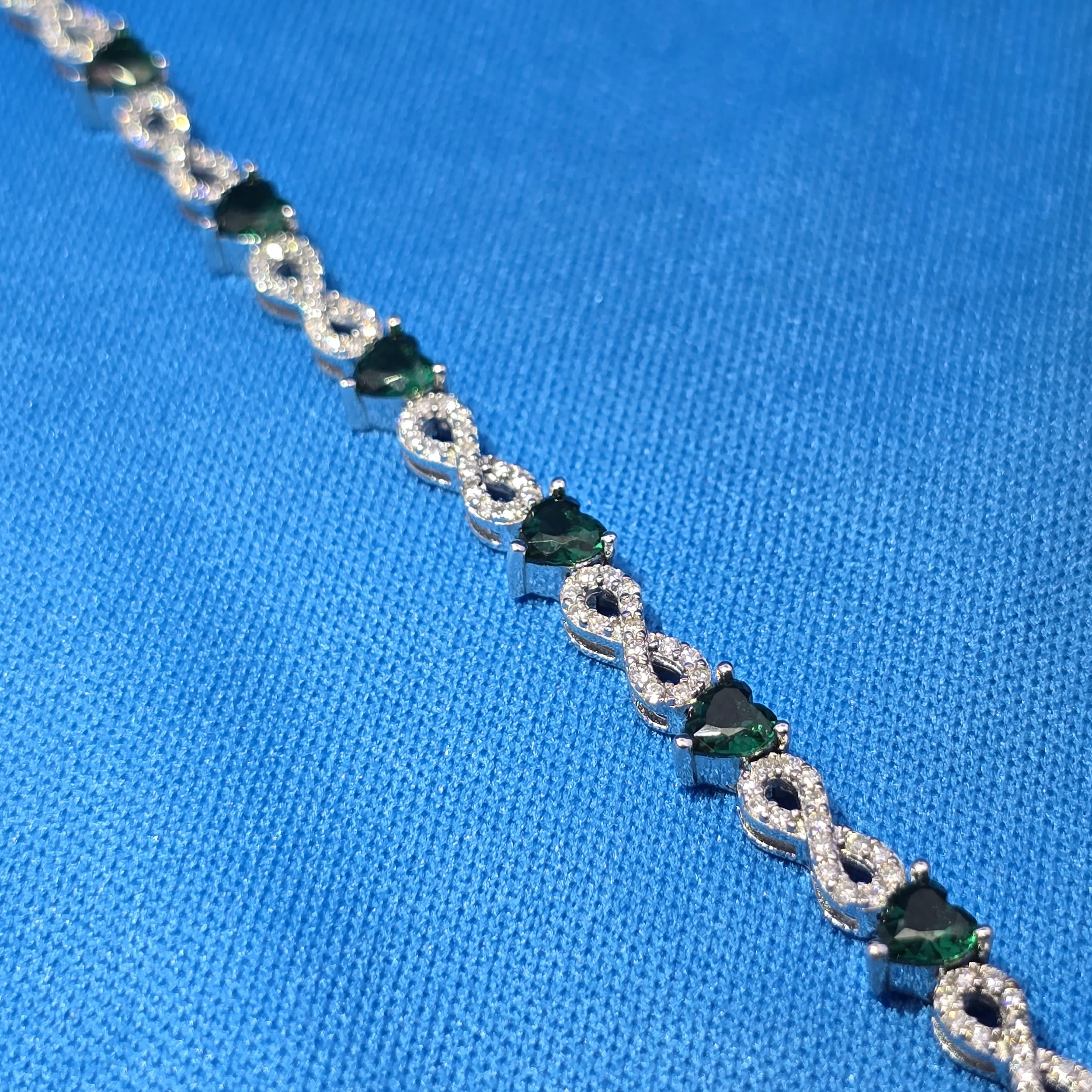 Moissanite 1.05 ctw Heart Infinite Bracelet