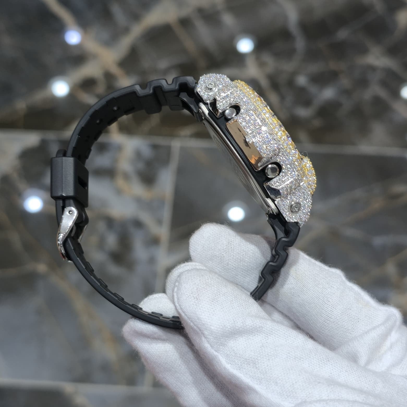 Moissanite Fully Iced Out G-SHOCK DW-6900U – VVS D Color, | Big Pointers