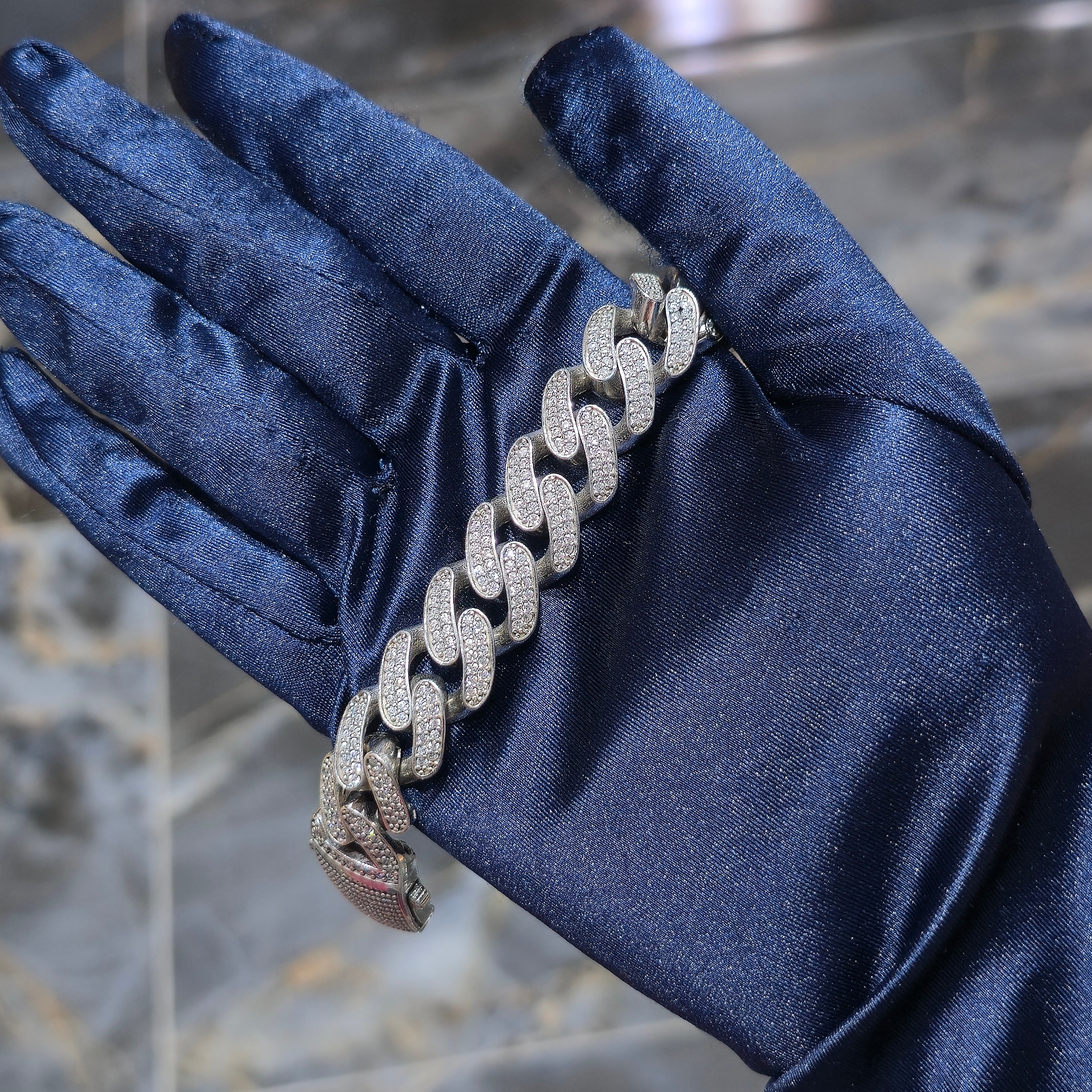 Moissanite Semi Solid Bracelet