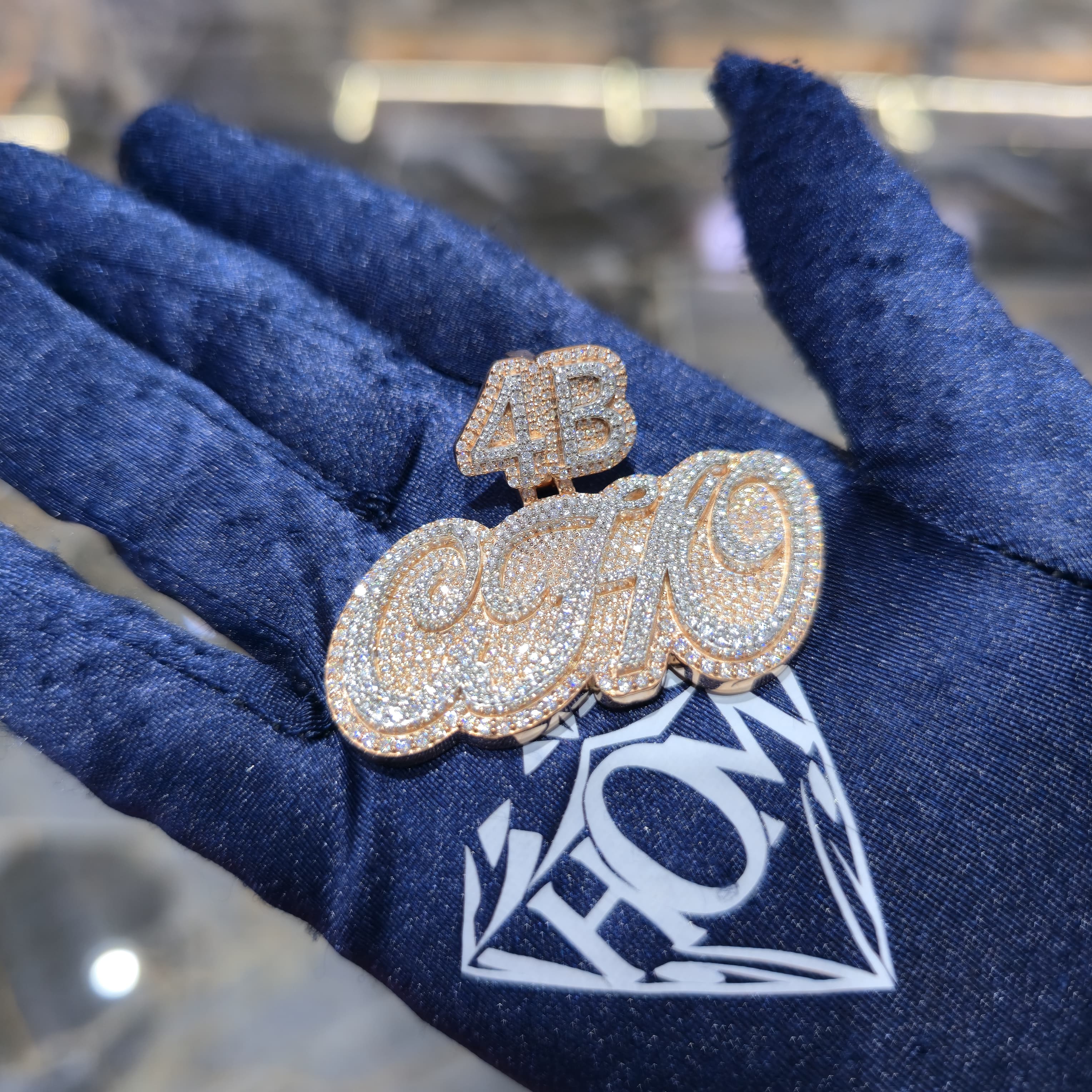 VVS Custom Pendent & Chain 1