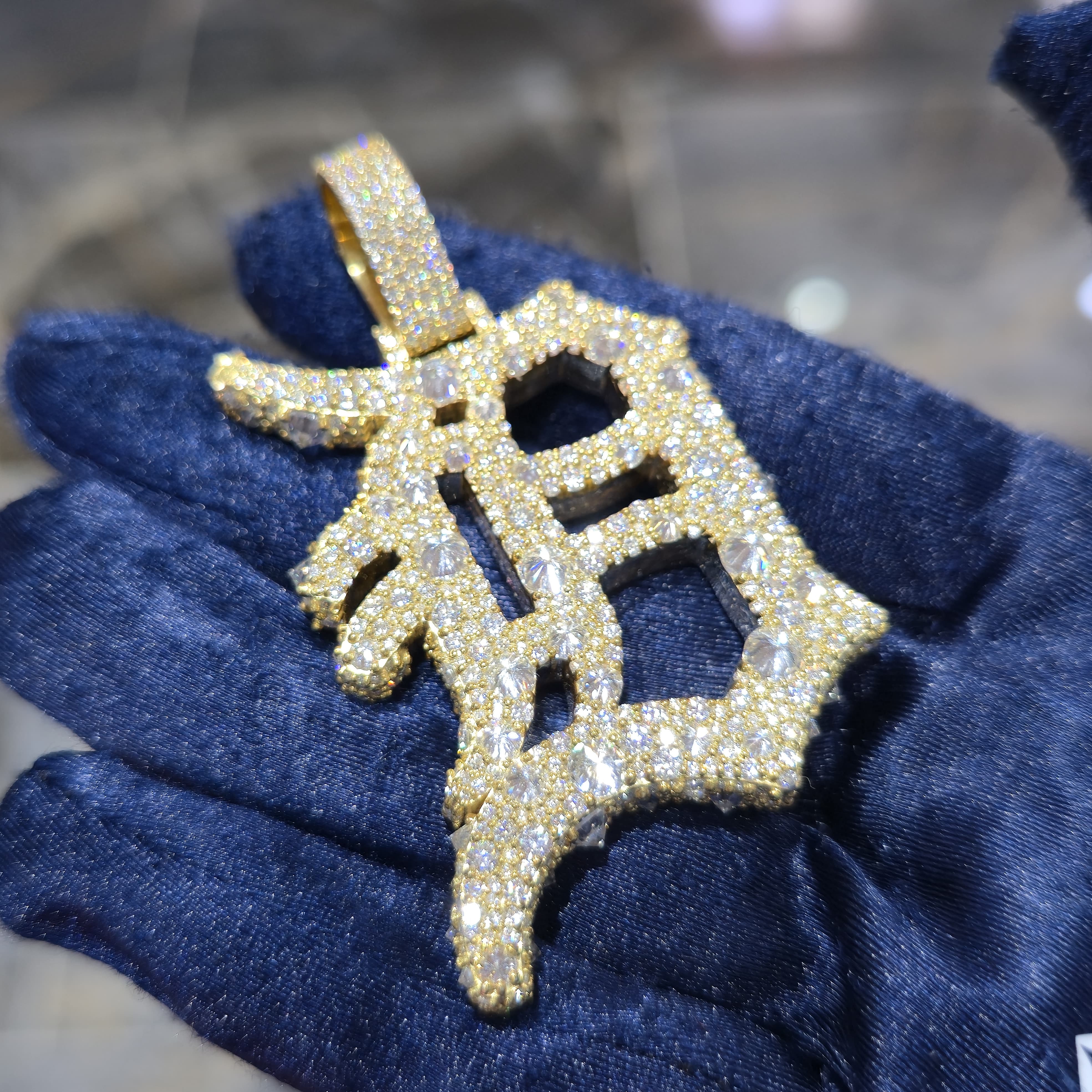 VVS Custom Pendnet & Chain 5