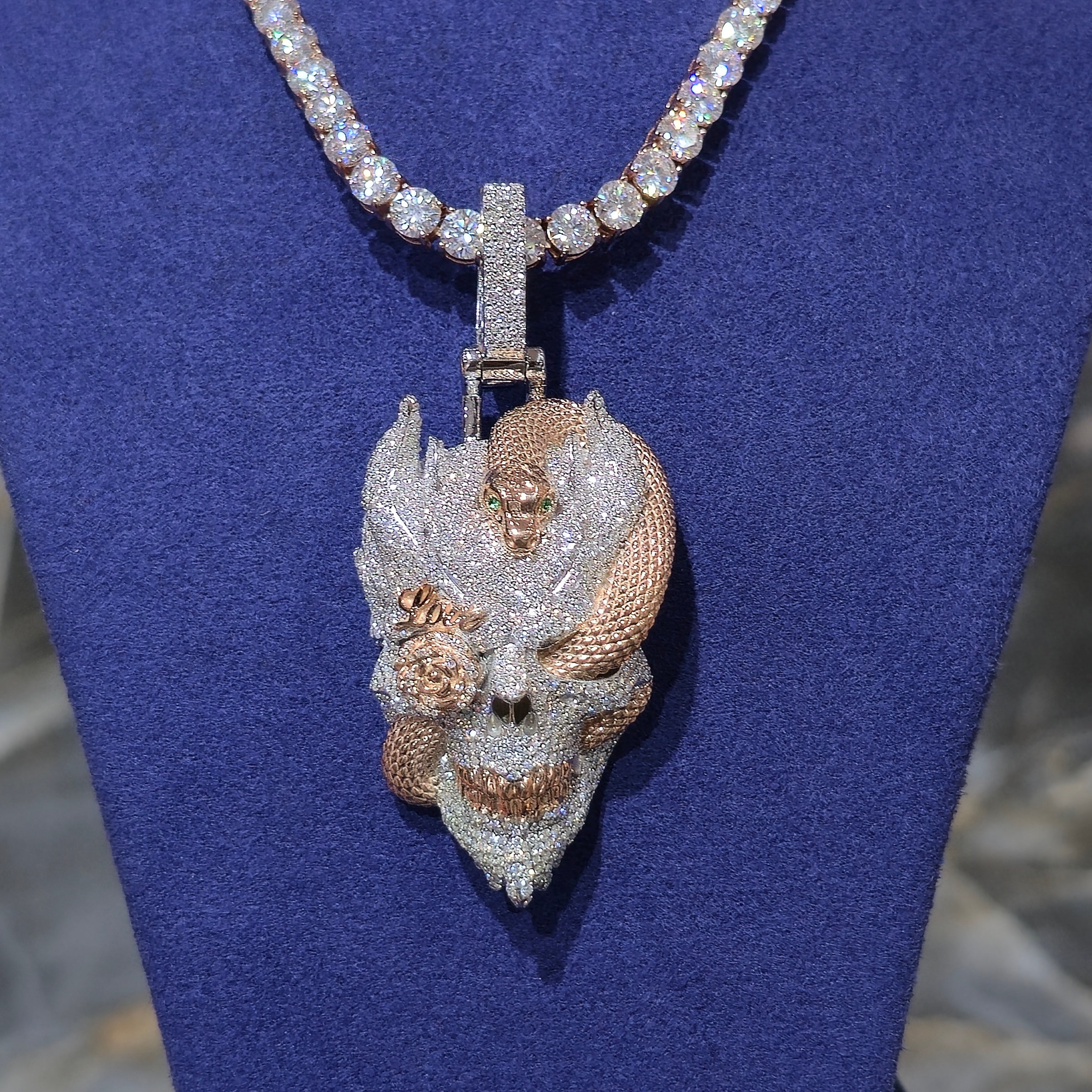 Custom Roses & Skull Pendant – Two-Tone Moissanite | Sterling Silver