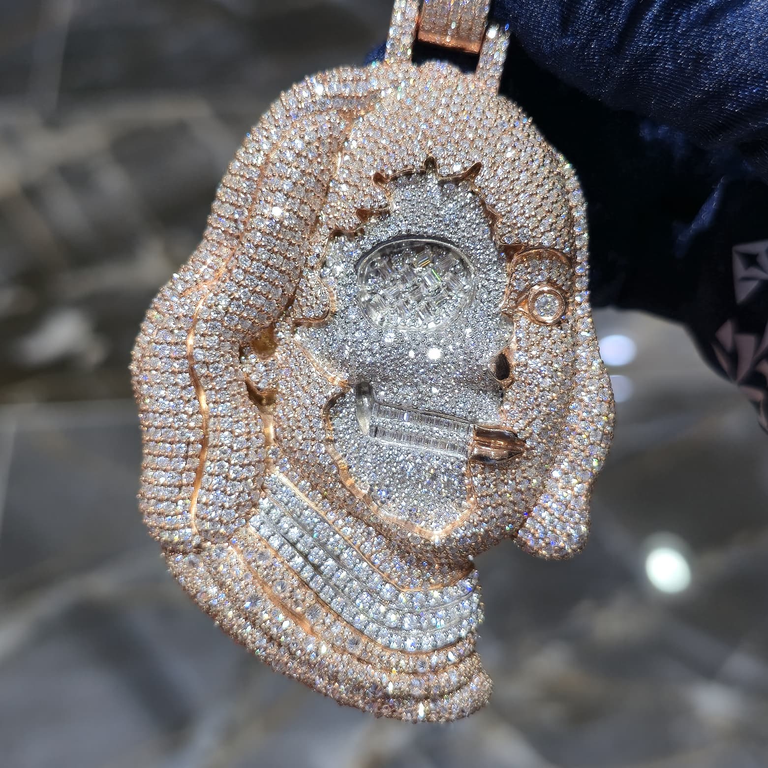 VVS Custom Pendent & Chain 4