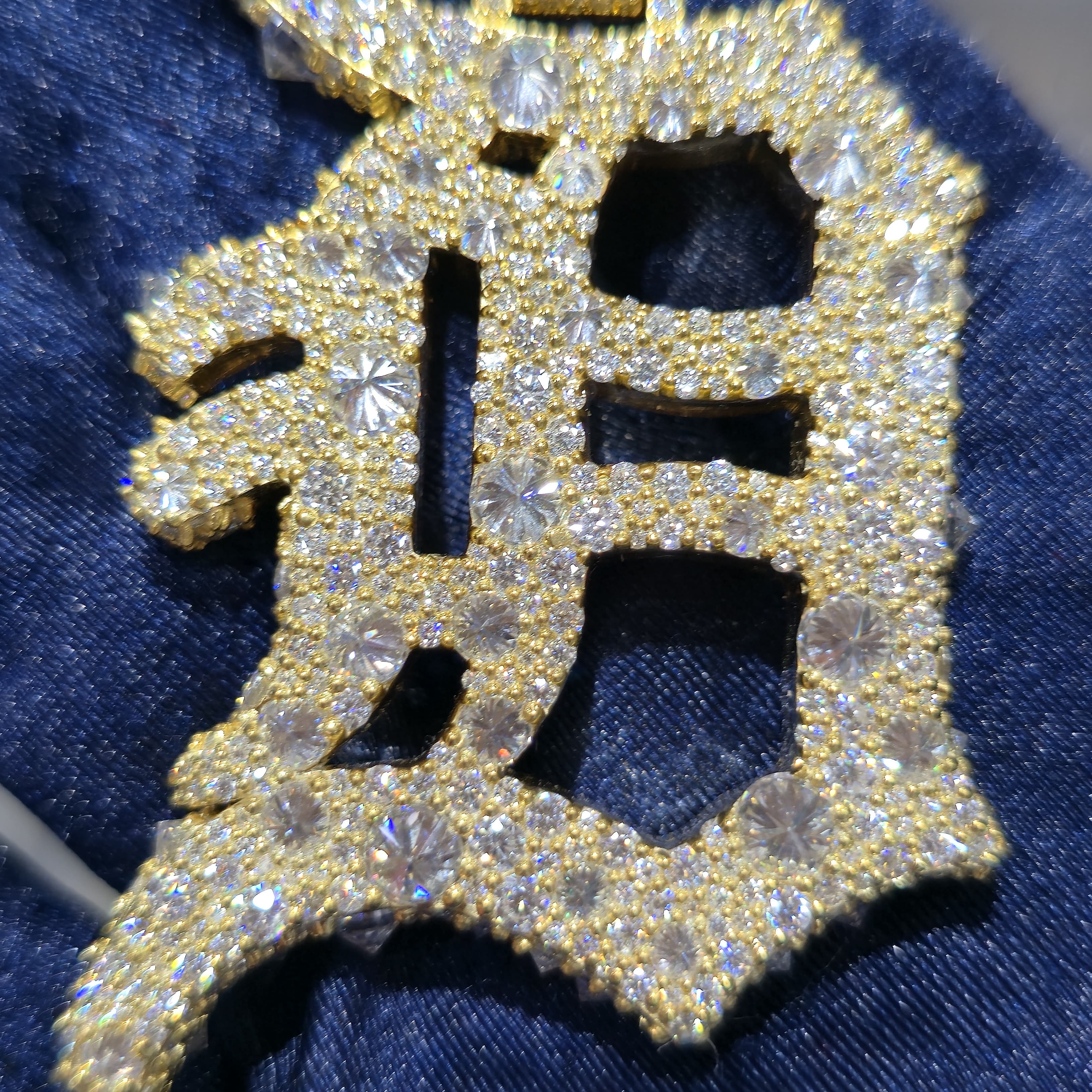 VVS Custom Pendnet & Chain 5