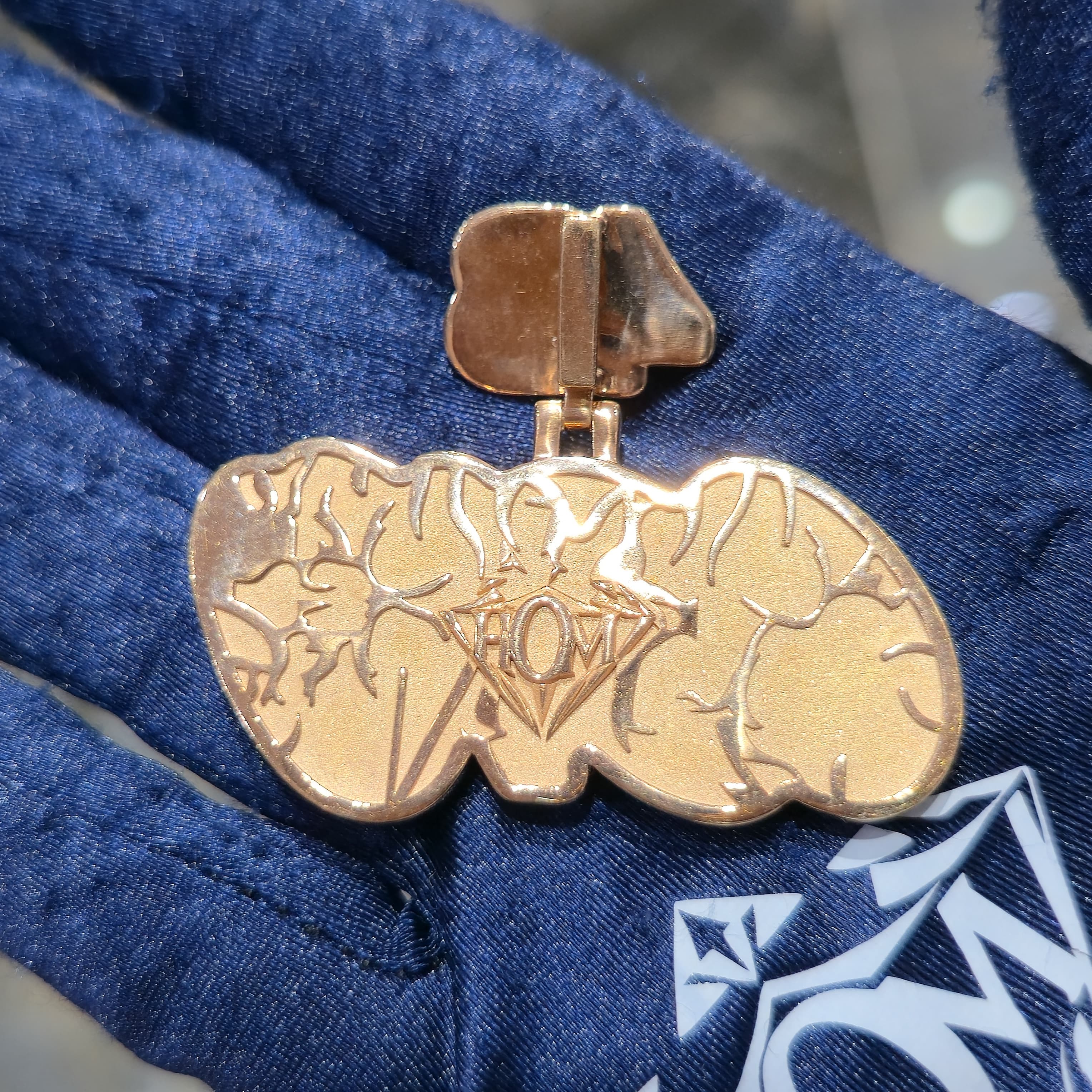 VVS Custom Pendent & Chain 1